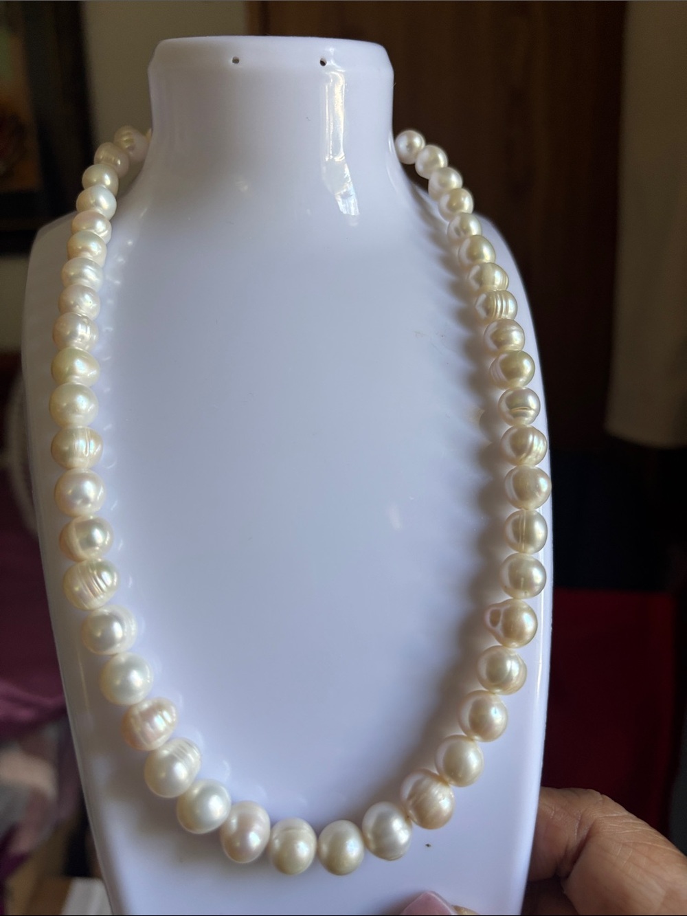 Elegant Cream Pearl Necklace - Classic Women's Strand
